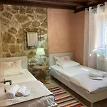 Stonehouse & Casa Al Sole E Al Mare 펜션 네아 로다