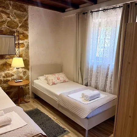 펜션 Stonehouse & Casa Al Sole E Al Mare
