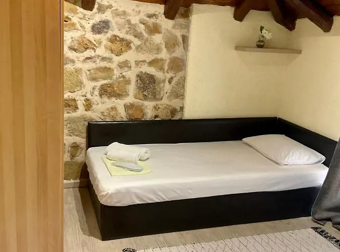 Stonehouse & Casa Al Sole E Al Mare