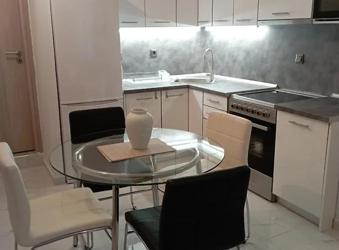 Сasa de vacaciones Stonehouse & Casa Al Sole E Al Mare Nea Roda