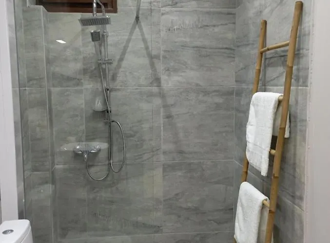 Stonehouse & Casa Al Sole E Al Mare Сasa de vacaciones Nea Roda