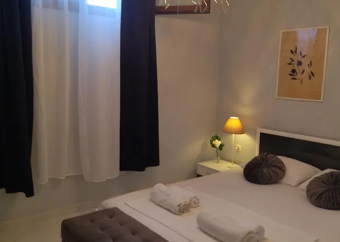 Stonehouse & Casa Al Sole E Al Mare Сasa de vacaciones Nea Roda