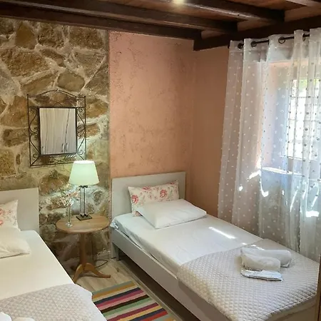 Stonehouse & Casa Al Sole E Al Mare Nea Roda