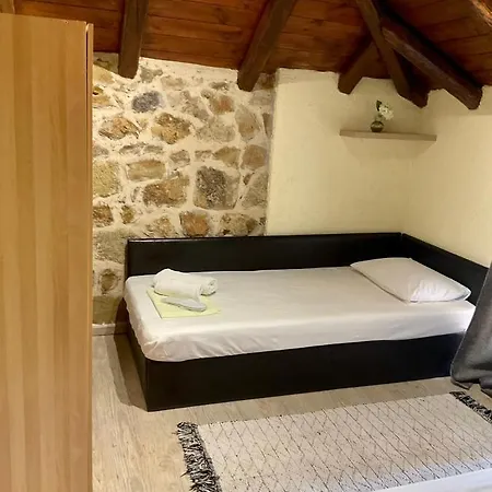 Stonehouse & Casa Al Sole E Al Mare