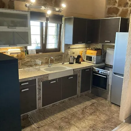 Feriehus Stonehouse & Casa Al Sole E Al Mare Nea Roda