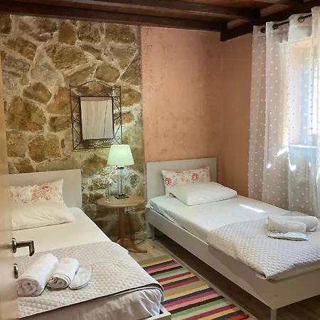Stonehouse & Casa Al Sole E Al Mare Prázdninový dům Nea Roda