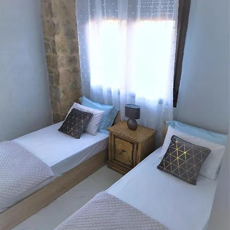 Feriehus Stonehouse & Casa Al Sole E Al Mare