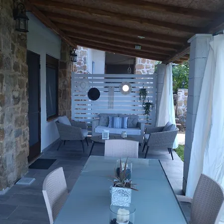 Prázdninový dům Stonehouse & Casa Al Sole E Al Mare Nea Roda