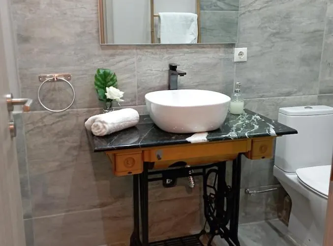 Stonehouse & Casa Al Sole E Al Mare * Nea Roda