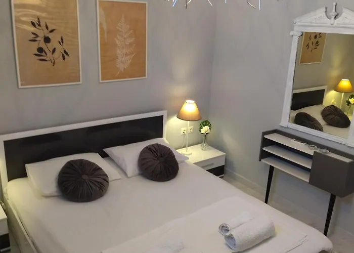 Case de vacanță Stonehouse & Casa Al Sole E Al Mare Nea Roda